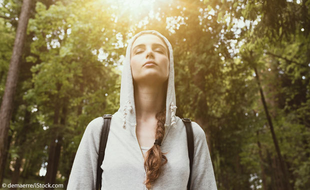 Frau Im Wald