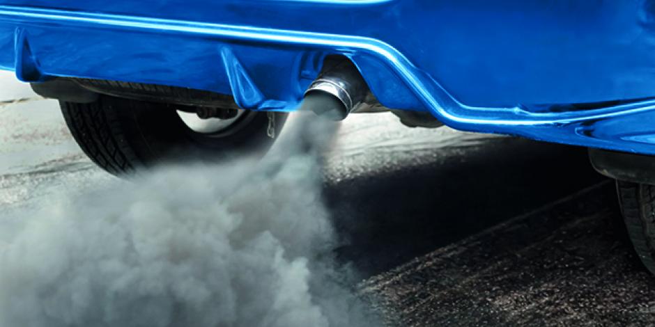 Umweltverschmutzung durch Abgase: Autoauspuff
