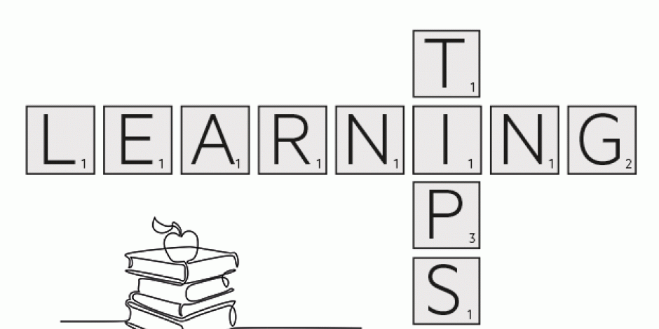 "Learning tips" - geschrieben in Scrabble-Buchstaben