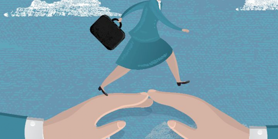 Illustration: Frau mit Aktenkoffer läuft über zwei übergroße Hände, die eine Brücke bilden
