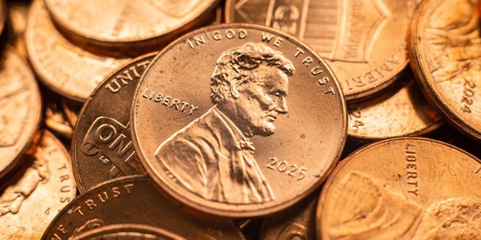 Pile of US one cent pennies