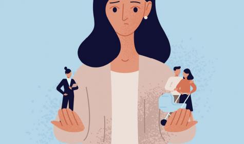 Illustration: Frau hält in einer Hand eine Figur, die für Karriere steht und in der anderen, eine, die für Familie steht